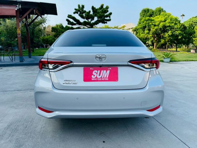 國民神車 全車原版件  方向盤快控鍵 定速 光感應頭燈  ACC 車道偏離警示系統  AEB自動緊急煞車系 ISOFIX  第17張相片