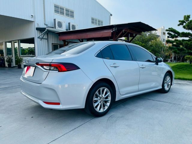 國民神車 全車原版件  方向盤快控鍵 定速 光感應頭燈  ACC 車道偏離警示系統  AEB自動緊急煞車系 ISOFIX  第18張相片