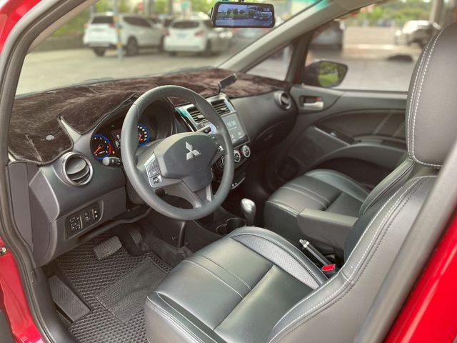 全原廠保養、全車原版件、僅跑3萬公里、定速、音響快控、環景系統、安卓機、電尾門、恆溫空調、電子後視鏡  第14張相片