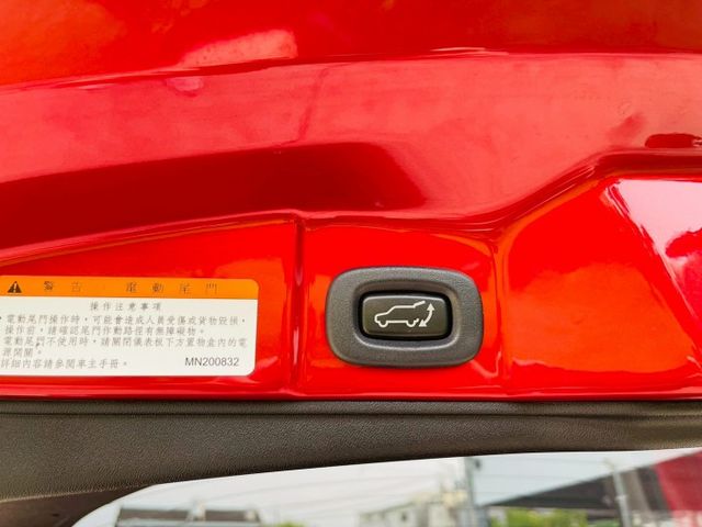 全原廠保養、全車原版件、僅跑3萬公里、定速、音響快控、環景系統、安卓機、電尾門、恆溫空調、電子後視鏡  第17張相片