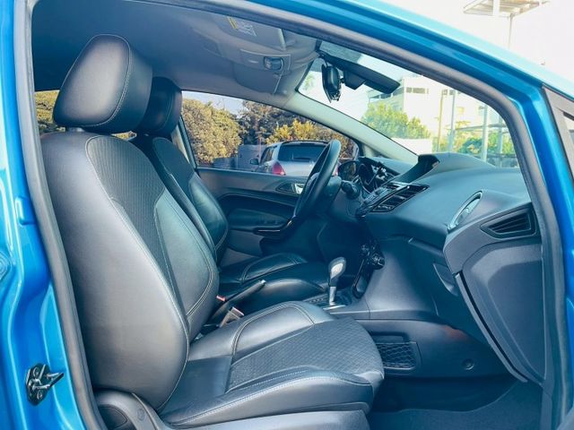 1.0渦輪增壓 運動型  全車原版件  省油省稅金 免鑰匙啟動  方向盤快控鍵 安卓機 倒車影像 衛星導航  第6張相片