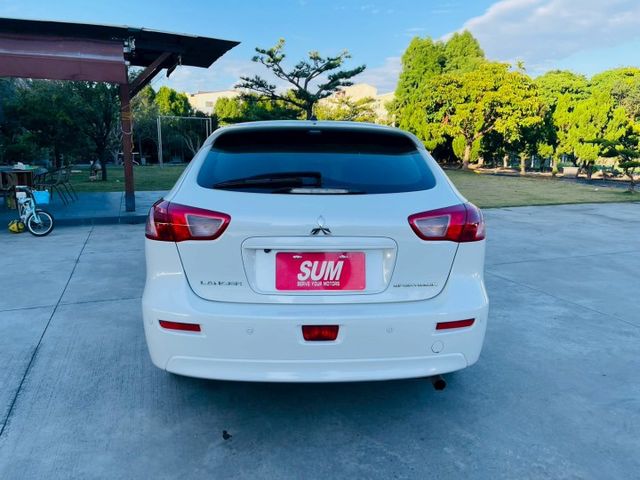 日本原裝進口、HID轉向頭燈、大燈自動清洗、7安氣囊、換檔撥片、  第16張相片