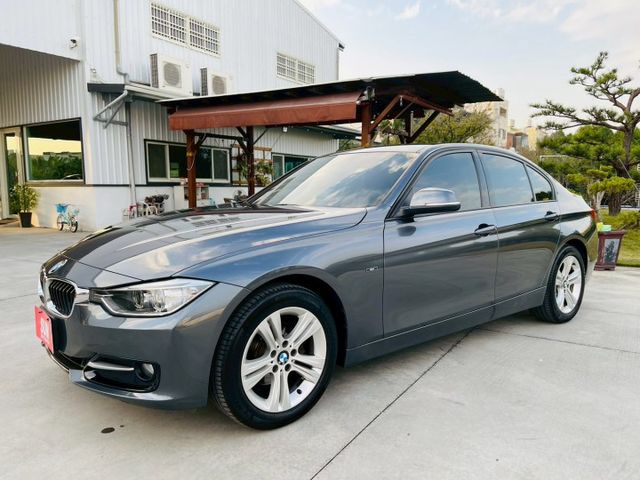 僅跑12萬公里、一手車庫車、F30渦輪增壓、環保無損免花、氣氛超好、全車原版件、底盤安靜無異音、絕無惡操過!!!  第1張相片