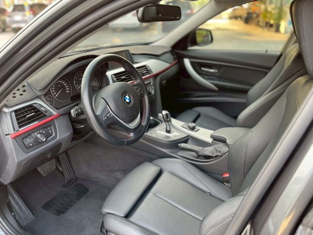 僅跑12萬公里、一手車庫車、F30渦輪增壓、環保無損免花、氣氛超好、全車原版件、底盤安靜無異音、絕無惡操過!!!  第5張相片