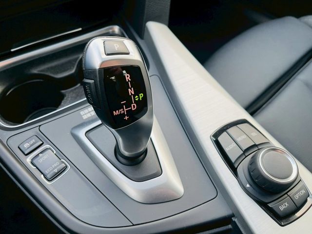 僅跑12萬公里、一手車庫車、F30渦輪增壓、環保無損免花、氣氛超好、全車原版件、底盤安靜無異音、絕無惡操過!!!  第11張相片