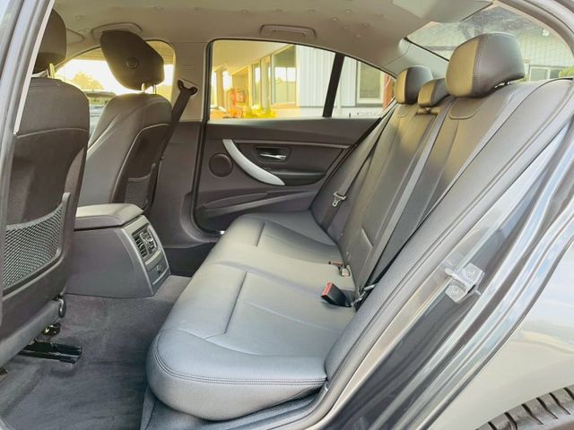 僅跑12萬公里、一手車庫車、F30渦輪增壓、環保無損免花、氣氛超好、全車原版件、底盤安靜無異音、絕無惡操過!!!  第13張相片