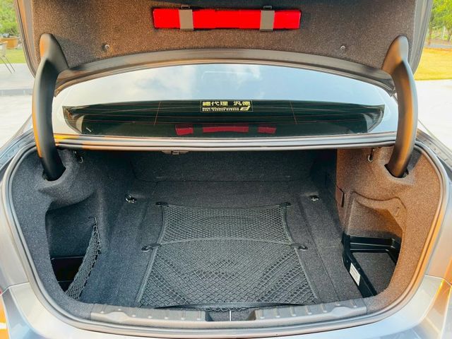 僅跑12萬公里、一手車庫車、F30渦輪增壓、環保無損免花、氣氛超好、全車原版件、底盤安靜無異音、絕無惡操過!!!  第19張相片