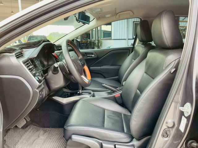 小改款、全車原版件、vti-s、換檔撥片、安卓機、6安氣囊、日行燈、巡跡防滑  第4張相片