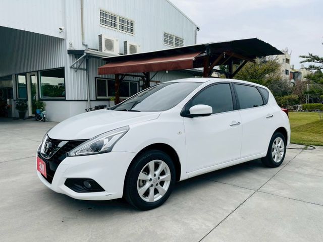 僅跑1萬5千公里 ! 倒車顯影、光感應頭燈、ISOFIX、  第1張相片