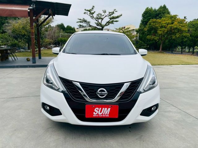 僅跑1萬5千公里 ! 倒車顯影、光感應頭燈、ISOFIX、  第2張相片