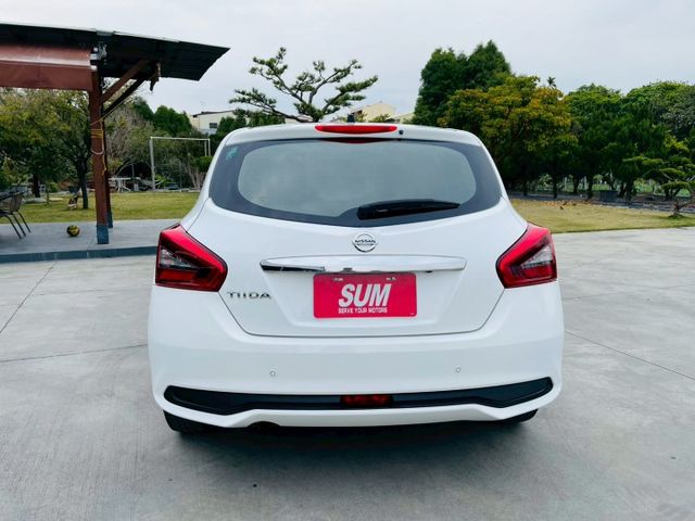 僅跑1萬5千公里 ! 倒車顯影、光感應頭燈、ISOFIX、  第19張相片