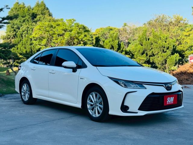 全車原版件！油電、僅跑8000公里、新車保固中!  第4張相片