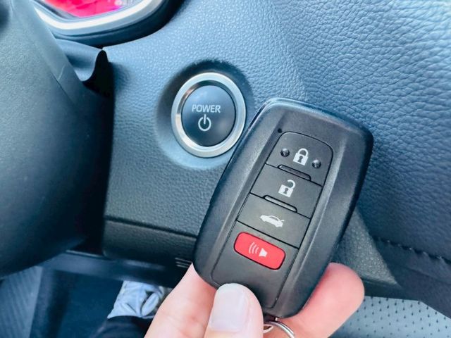 全車原版件！油電、僅跑8000公里、新車保固中!  第12張相片