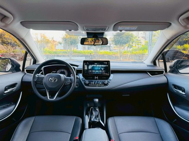 全車原版件！油電、僅跑8000公里、新車保固中!  第13張相片