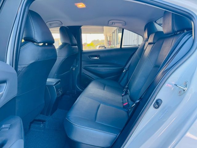 全車原版件！油電、僅跑8000公里、新車保固中!  第16張相片