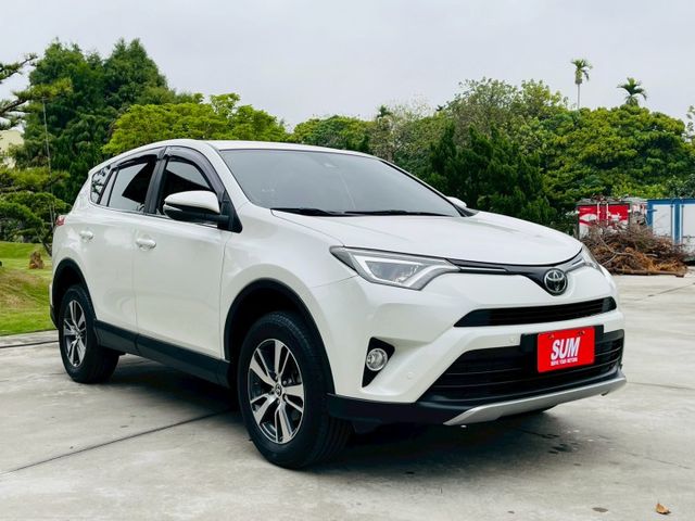 稀有尊爵版、ACC跟車、全車原版件、僅跑10萬公里、里程保證!  第4張相片