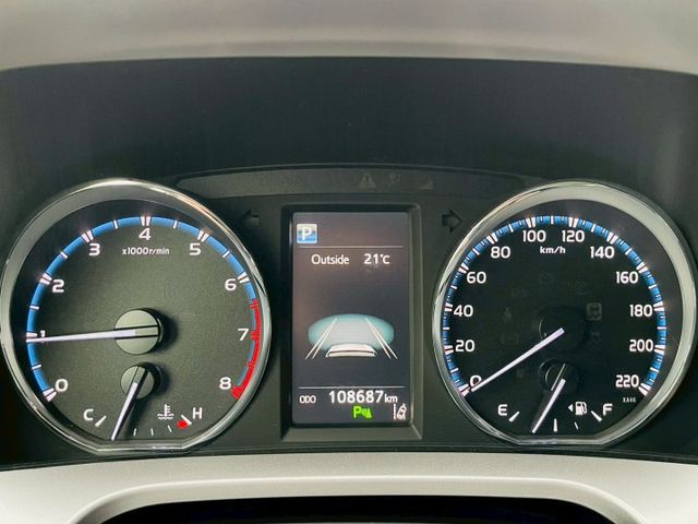 稀有尊爵版、ACC跟車、全車原版件、僅跑10萬公里、里程保證!  第5張相片