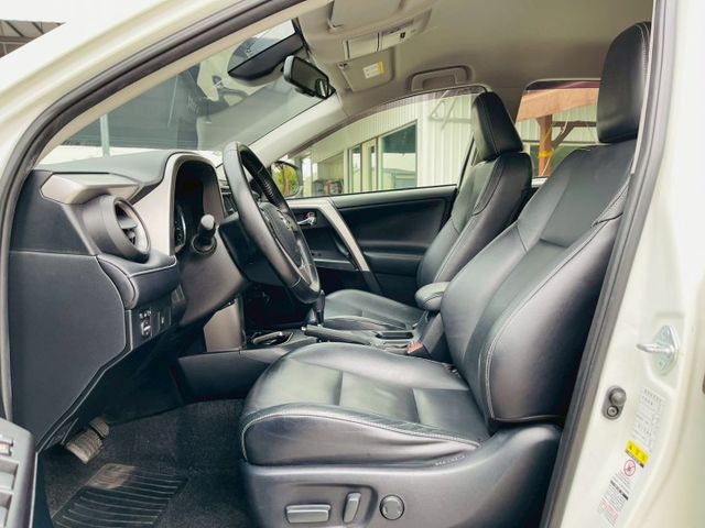 稀有尊爵版、ACC跟車、全車原版件、僅跑10萬公里、里程保證!  第6張相片