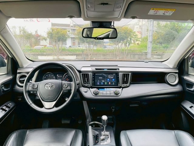 稀有尊爵版、ACC跟車、全車原版件、僅跑10萬公里、里程保證!  第18張相片