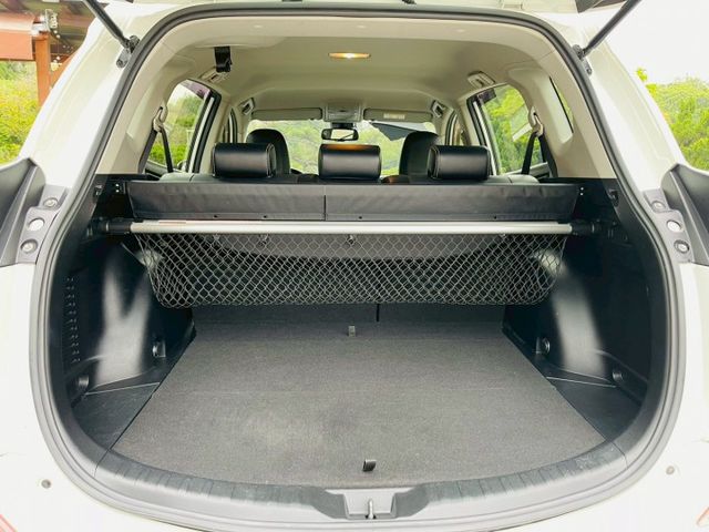 稀有尊爵版、ACC跟車、全車原版件、僅跑10萬公里、里程保證!  第19張相片