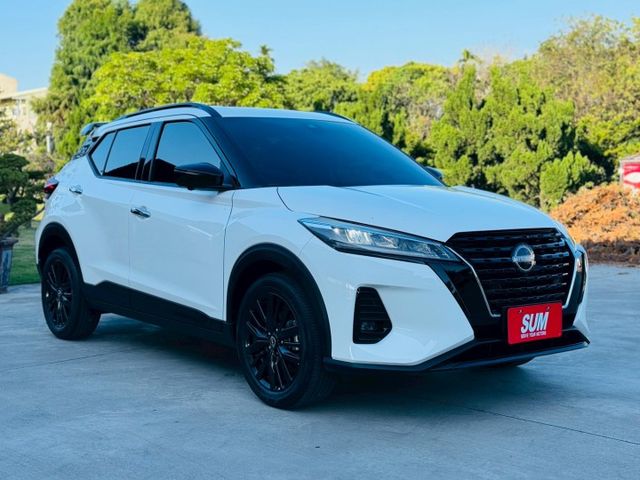 旗艦版、JBL音響、黑化鋁圈、黑化尾翼、全車原版件！新車保固中、僅跑6500km！  第1張相片