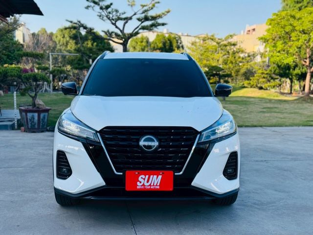 旗艦版、JBL音響、黑化鋁圈、黑化尾翼、全車原版件！新車保固中、僅跑6500km！  第2張相片