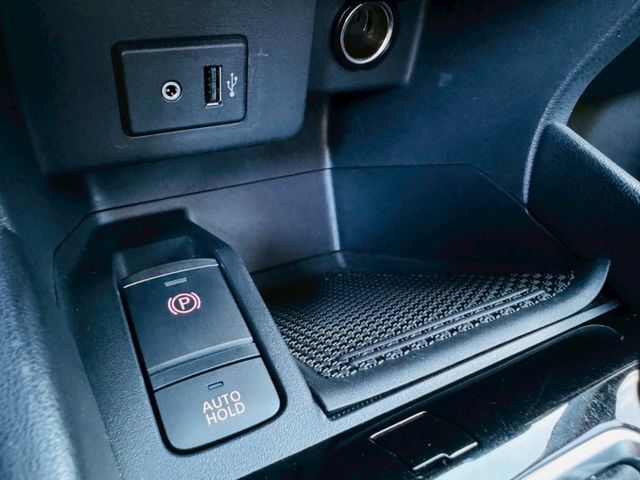 旗艦版、JBL音響、黑化鋁圈、黑化尾翼、全車原版件！新車保固中、僅跑6500km！  第7張相片