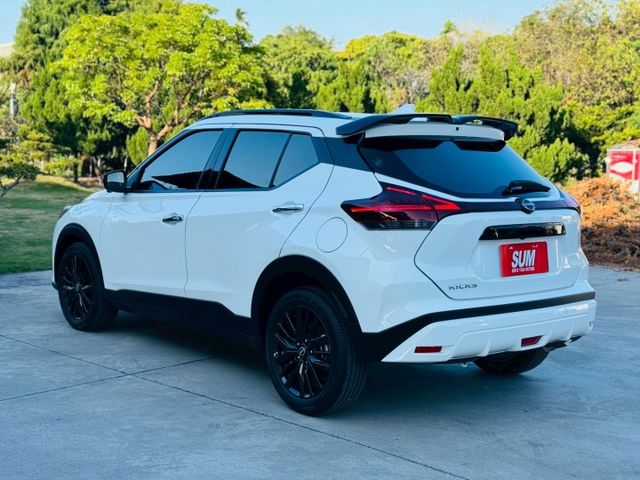 旗艦版、JBL音響、黑化鋁圈、黑化尾翼、全車原版件！新車保固中、僅跑6500km！  第16張相片