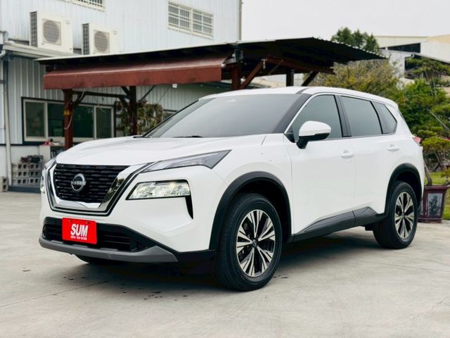 僅跑1萬公里、渦輪增壓輕油電、全車原版件原漆、新車保固中、下殺現省價差!!!ACC跟車系統、APPLE CARPLAY、  第1張相片