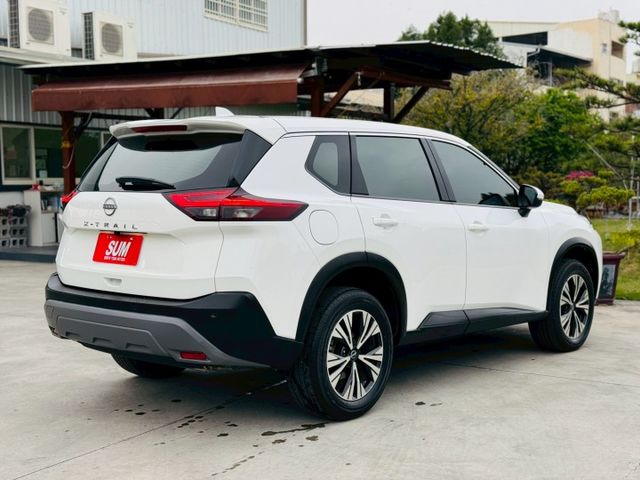 僅跑1萬公里、渦輪增壓輕油電、全車原版件原漆、新車保固中、下殺現省價差!!!ACC跟車系統、APPLE CARPLAY、  第16張相片