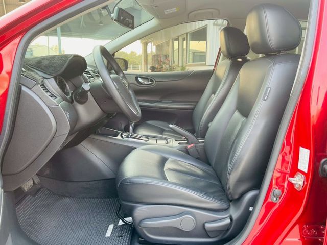 旗艦版  免鑰匙、CarPlay、全車原版件、女用一手車、盲點系統、僅跑5萬公里  第4張相片