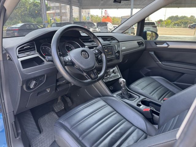 5+2人座、1.4渦輪增壓、底盤安靜無異音、全車原版件、電尾門、雙區恆溫、無漏油(車輛整備中)  第4張相片