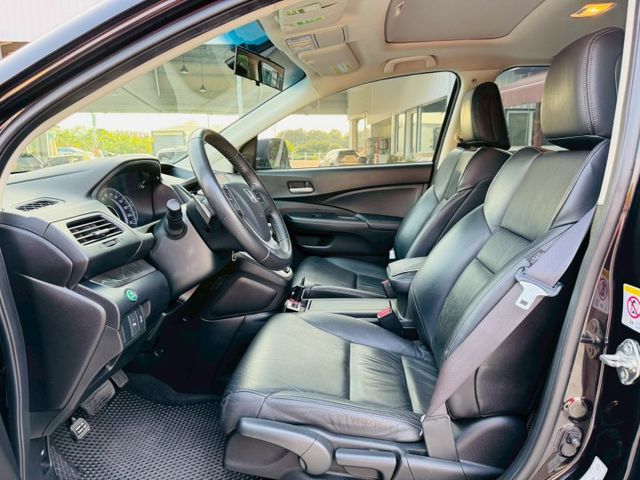 超漂亮氣氛、全車原版件、僅跑13萬公里、加裝安卓機、APPLE CARPLAY、環景系統、VTI-S版、換檔撥片、天窗  第6張相片