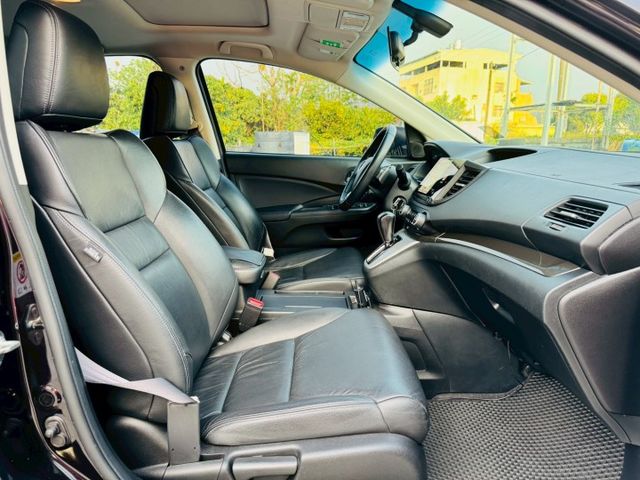 超漂亮氣氛、全車原版件、僅跑13萬公里、加裝安卓機、APPLE CARPLAY、環景系統、VTI-S版、換檔撥片、天窗  第9張相片