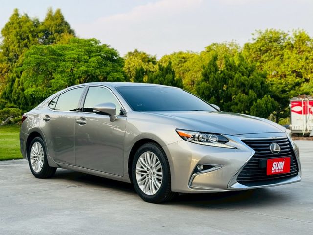 全車原版件、氣氛綿密、雙電動座椅、ACC跟車系統、車道偏移警示、天窗、免鑰匙啟動、僅跑10萬公里  第3張相片