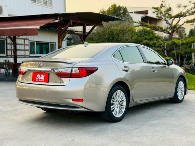 全車原版件、氣氛綿密、雙電動座椅、ACC跟車系統、車道偏移警示、天窗、免鑰匙啟動、僅跑10萬公里  第12張相片