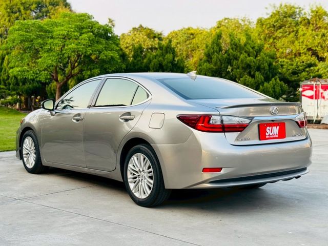 全車原版件、氣氛綿密、雙電動座椅、ACC跟車系統、車道偏移警示、天窗、免鑰匙啟動、僅跑10萬公里  第13張相片