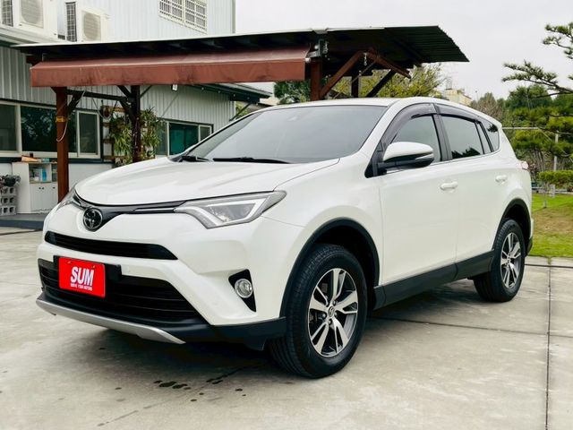 像極了新車、僅跑4萬公里、全車原版原漆、在地一手車、稀有尊爵版、ACC跟車  第1張相片