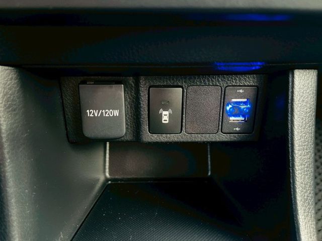 S+版、全車原版件、僅跑13萬公里、氣氛超綿密!!! 前車主用心顧車、米其林輪胎  第12張相片