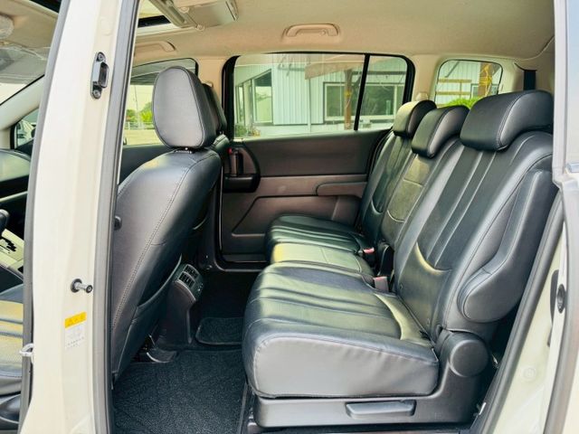 旗艦版、雙電滑門、安卓機+環景系統、一手車庫車、僅跑5萬公里、全車原版件、免鑰匙啟動、電動椅、全車原廠大包  第9張相片