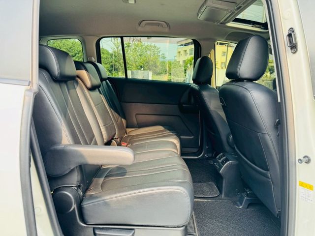 旗艦版、雙電滑門、安卓機+環景系統、一手車庫車、僅跑5萬公里、全車原版件、免鑰匙啟動、電動椅、全車原廠大包  第12張相片