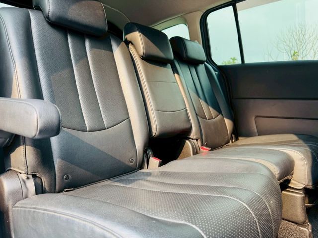 旗艦版、雙電滑門、安卓機+環景系統、一手車庫車、僅跑5萬公里、全車原版件、免鑰匙啟動、電動椅、全車原廠大包  第16張相片