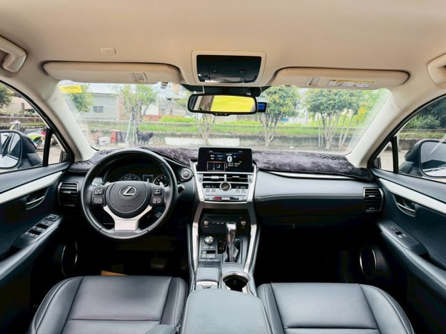 全原廠保養、全車原版件、中部車庫車、一手車、環景系統、ACC跟車系統、車道偏移、盲點系統、稀有白色漂亮車、現車促銷中!!  第13張相片