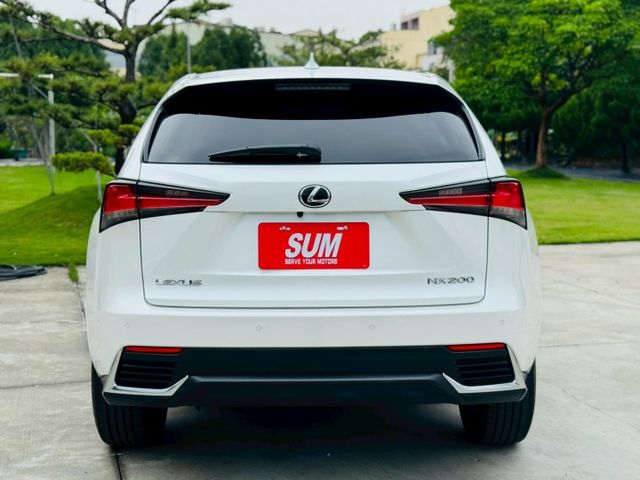 全原廠保養、全車原版件、中部車庫車、一手車、環景系統、ACC跟車系統、車道偏移、盲點系統、稀有白色漂亮車、現車促銷中!!  第19張相片