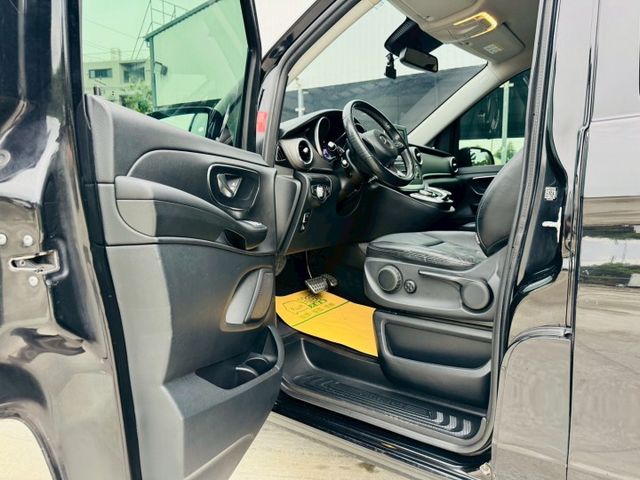 V250D、自用一手車、全車原版件、八人座、定速巡航、電動尾門、電動側滑門 、ISOFIT  第5張相片