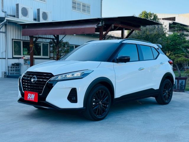 旗艦版、JBL音響、黑化鋁圈、黑化尾翼、全車原版件！新車保固中、僅跑6500km！  第1張相片
