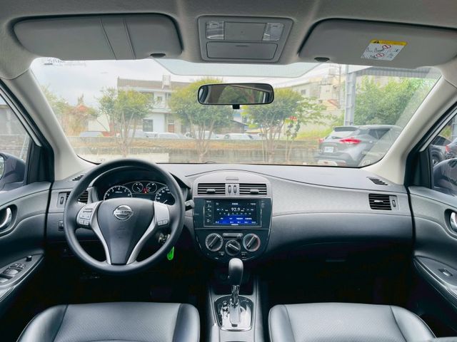 僅跑1萬5千公里 ! 倒車顯影、光感應頭燈、ISOFIX、  第16張相片