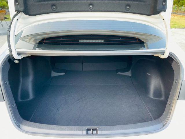 豪華版、全車原版件！新車保固中！僅跑7000公里！里程保證！  第20張相片