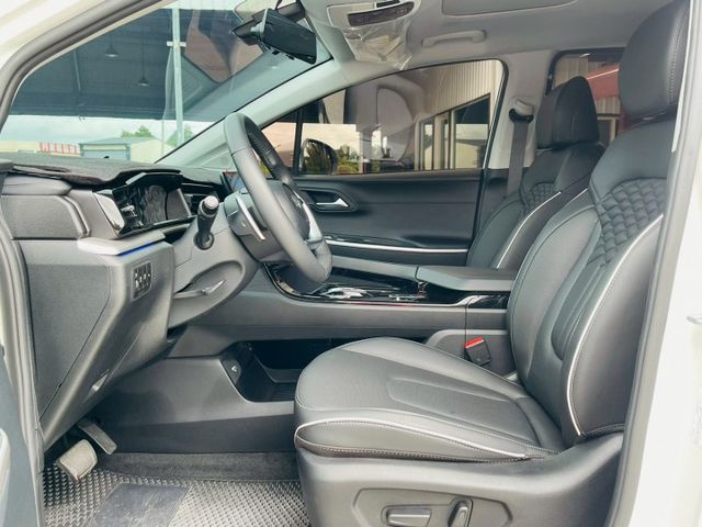 GLT-B 新車保固中、僅跑6500KM、全車原版件！  第3張相片