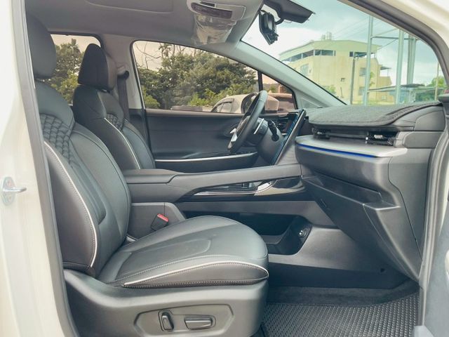 GLT-B 新車保固中、僅跑6500KM、全車原版件！  第4張相片